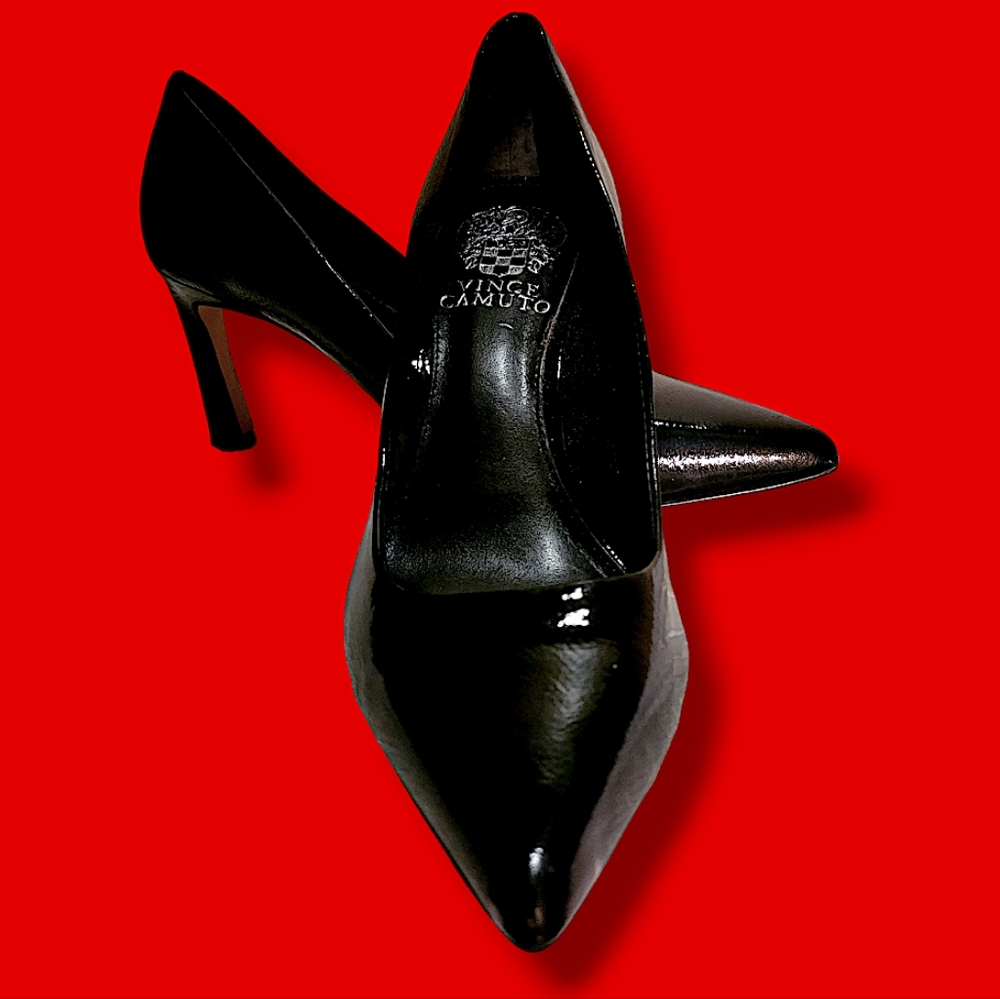VINCE CAMUTO patent leather pumps